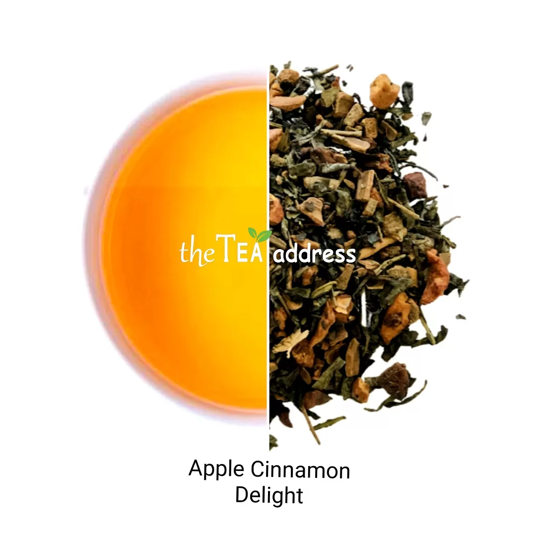 image of ingredients of apple cinnamon delight leaves and liquor